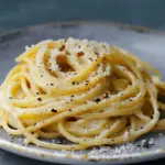 Creamy Cacio e pepe Pasta with Chili Flakes and Thyme