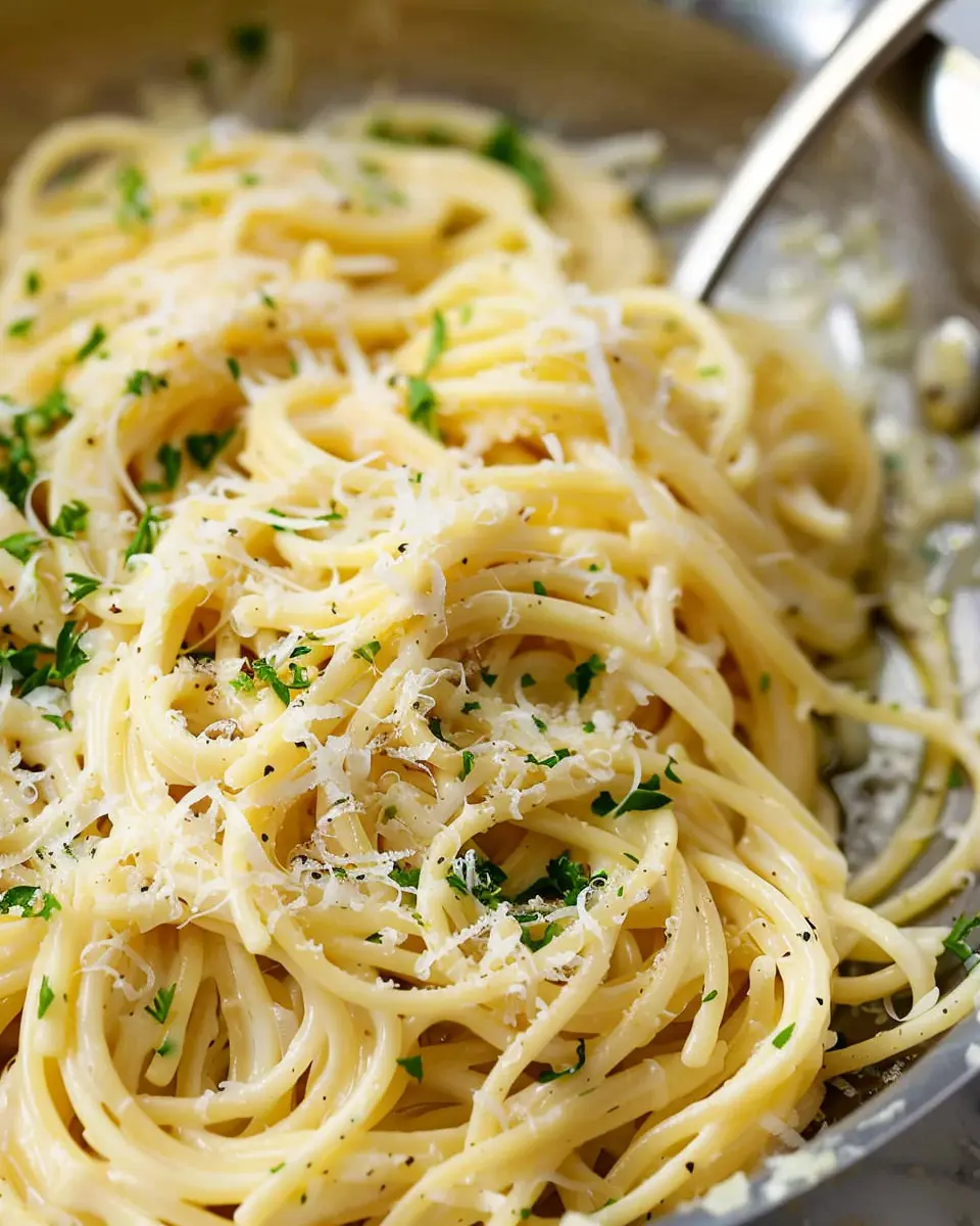 Garlic Parmesan Pasta: Easy Recipe with Turkey Bacon Delight